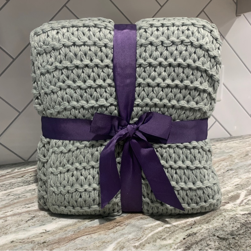 🌟NWT🌟 Oscar Oliver Luca throw 50”x60”, Grey - Picture 5 of 8